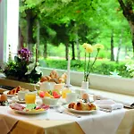 Hotel Palace - Kinder Bis 11 Jahre Frei