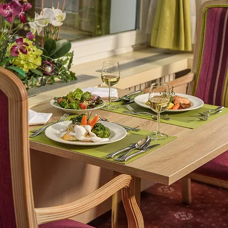 Johannesbad Palace - Bis 11 Kostenfrei Bis Dez 酒店 4*